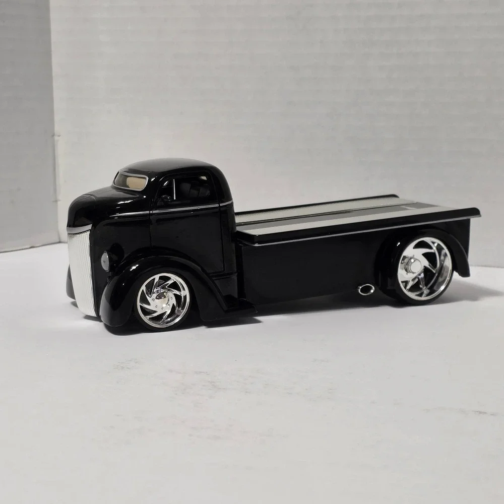 Jada Toys Design Team Black Custom Flatbed Hauler Truck Diecast 1:24 Scale